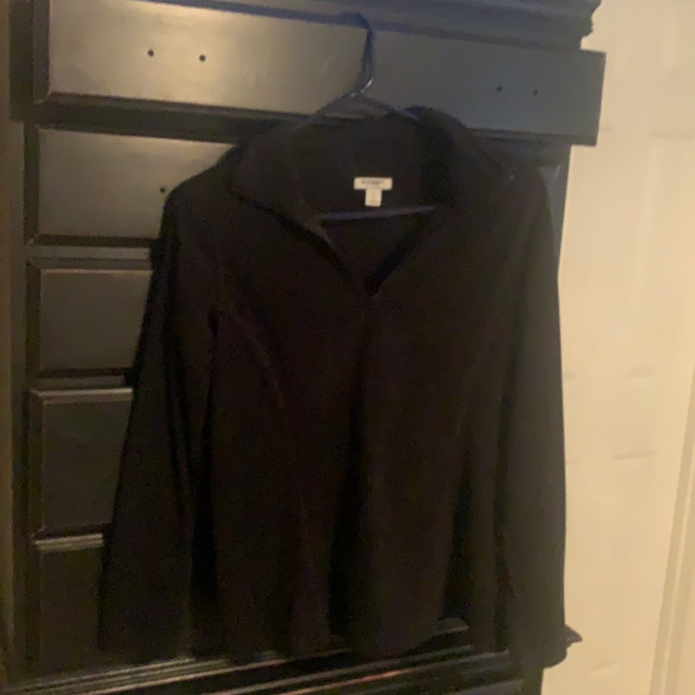 Old Navy black med pullover, size small.